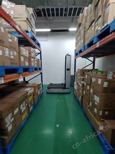 半成本仓库侧叉AGV