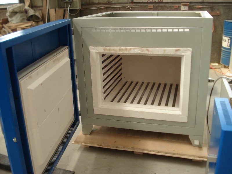 大型箱式炉.jpg